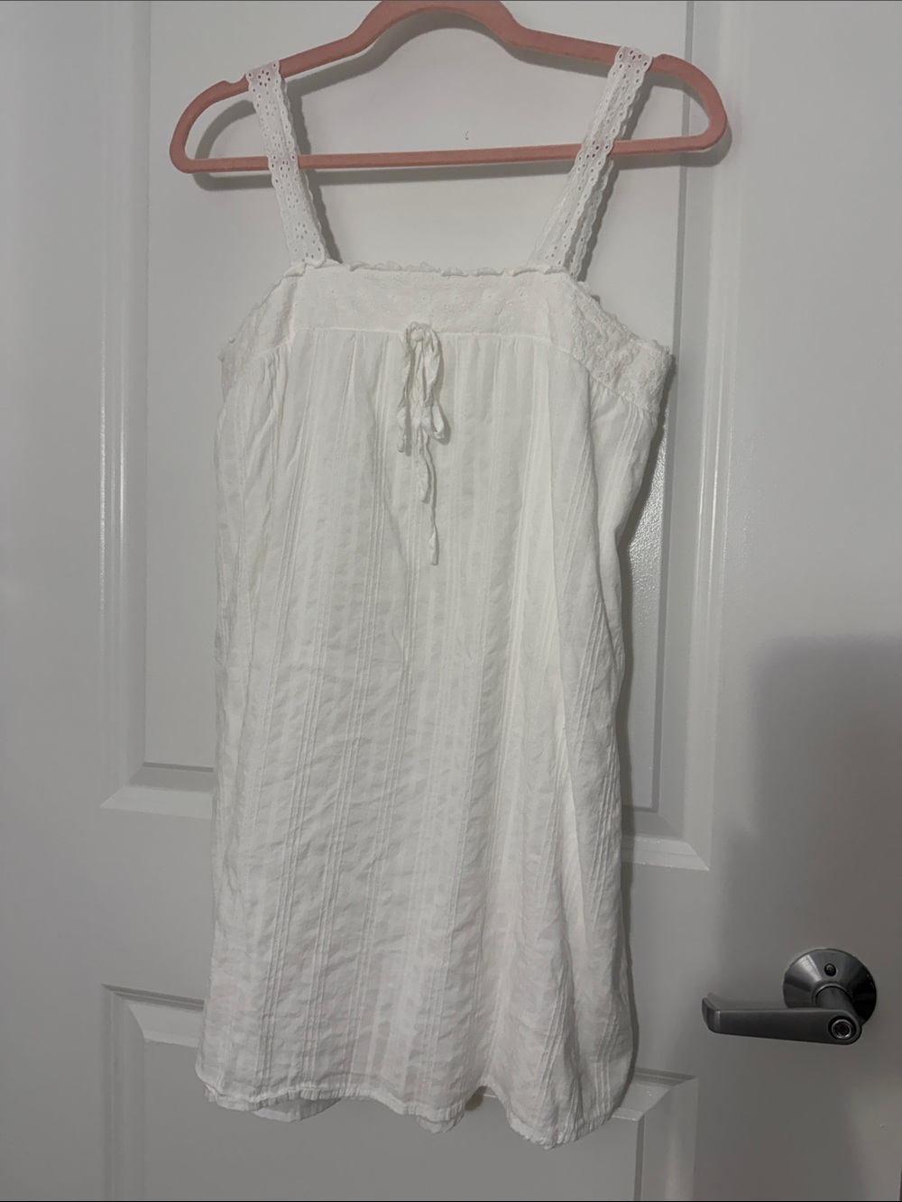 Women’s White Lace-Trim dress